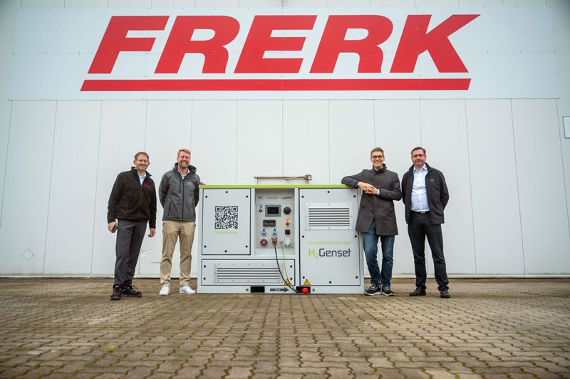 Frerk zusammen mit SFC Energy GmbH